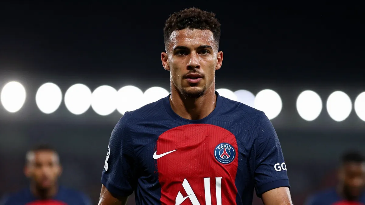 Liverpool prépare une offre pour Bradley Barcola, l'ailier du Paris Saint‑Germain
