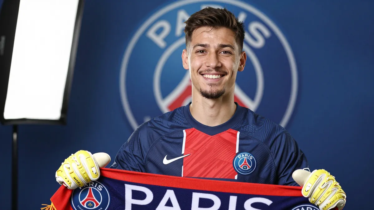 Paris Saint-Germain s'entend avec Parma pour signer Zion Suzuki