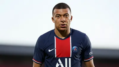 Le Paris Saint-Germain cherche à recruter Mika Godts d’Ajax