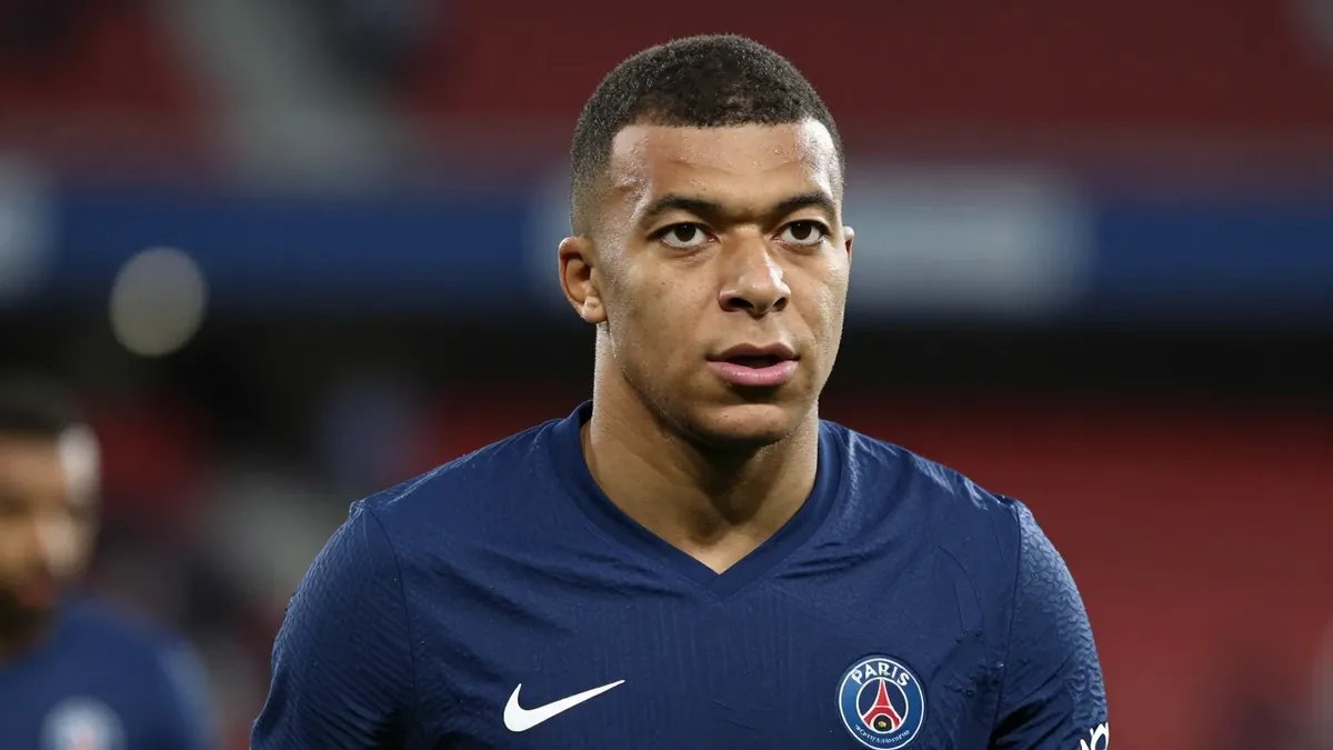 Bradley Barcola de Paris Saint-Germain est sur le point de rejoindre Liverpool pour un montant de 120 millions de livres...