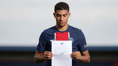 Paris Saint-Germain finalise l'arrivée d'Akliouche et ciblent Suzuki