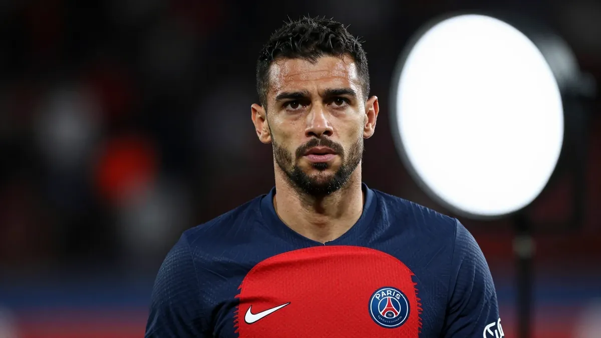 La Juventus cherche à tirer profit des difficultés du Paris Saint-Germain pour conclure un transfert estival, tandis que...