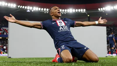 Paris Saint-Germain returned to winning ways as Ousmane Dembélé scored twice and Ferran Torres hit a hat-trick in a 6-1...