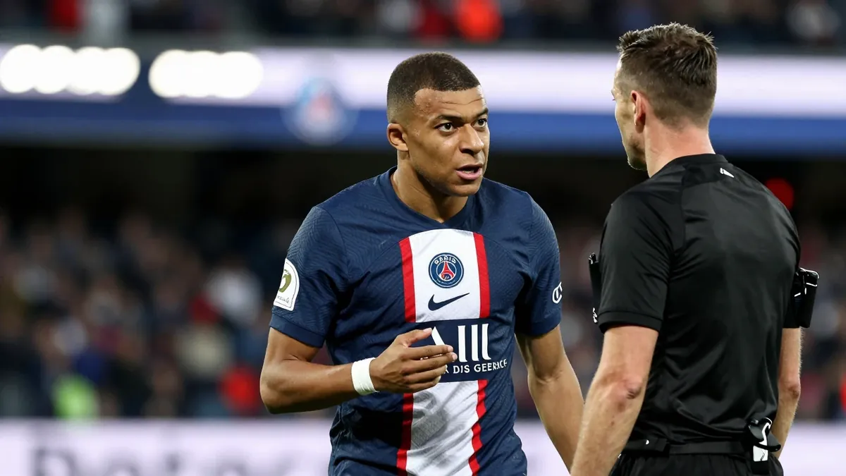 Suite à une inspection du terrain du Parc des Princes, la LFP a décidé de reprogrammer le match entre Paris Saint-Germain...